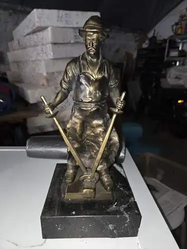 Bronzierte Zinnguss Skulptur Siegerland Hüttenmann Frieder 