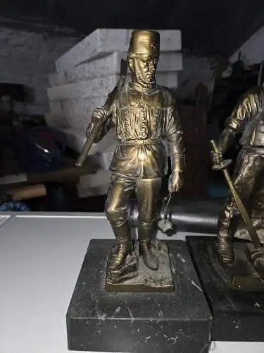 Bronzierte Zinnguss Skulptur Siegerland Bergmann Henner