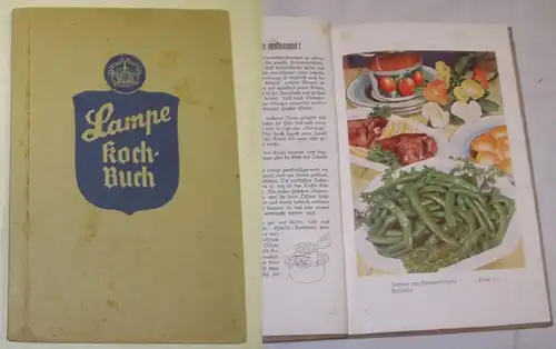 Livre de cuisine lampe avec de nouveaux plats de légumes et de fruits