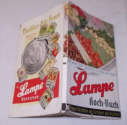 Livre de cuisine de lampe avec de nouveaux plats de légumes et de fruits