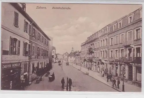 68748 Ak Zabern Vosgesen Bahnhofstrasse avec des magasins vers 1910