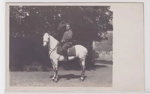 72985 Photo AK Soldat Husar sur cheval blanc