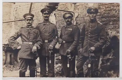 75349 Photo AK 4 soldats allemands avec des ordres et des sabres 1ère guerre mondiale