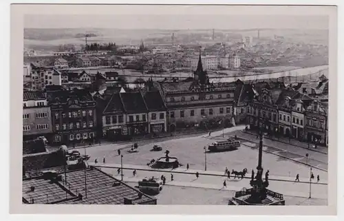82105 AK Deutsch-Brod (Havlíckuv Brod) - Marktplatz m. Denkmal & Geschäften 1945