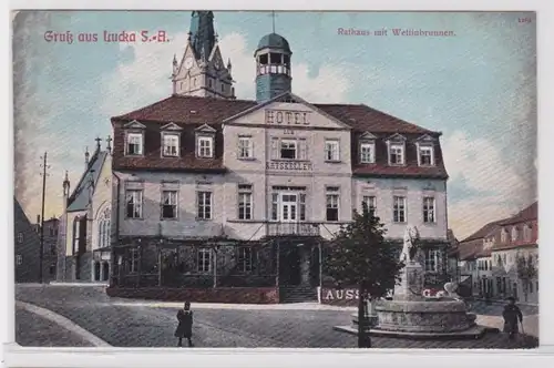 83760 Ak Gruß vom Lucka S.-A. Rathaus mit Wettinbrunnen um 1910