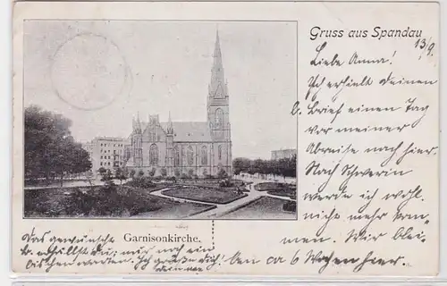 90686 AK Gruss aus Spandau - Garnisonkirche mit Parkanlage 1900