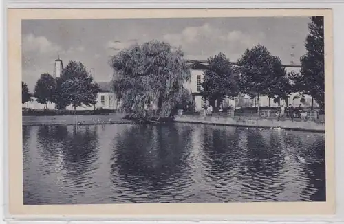 90754 AK Kaiserslautern - Exposition, Lac devant le bâtiment d'exposition 1943