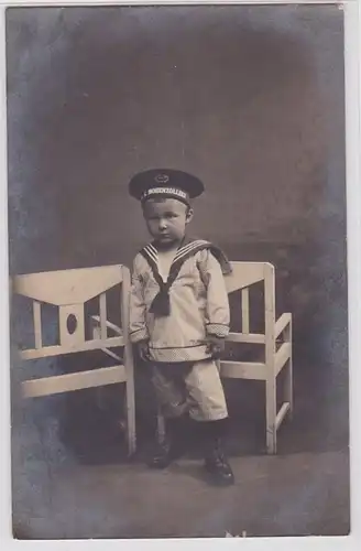 90853 Foto AK Junge in Matrosen Uniform und Hut M.S. Hohenzollern