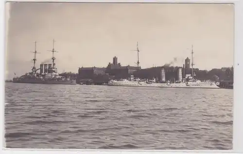 21377 Foto Ak Linienschiff 'Braunschweig' und Kreuzer 'Medusa' 1923