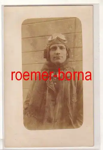 72133 Militär Foto Ak Flieger oder Kraftfahrer im 1.Weltkrieg um 1915