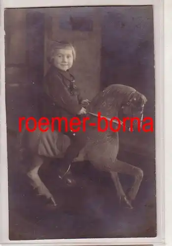 78191 photo Ak enfant avec cheval balançaire Noël 1922