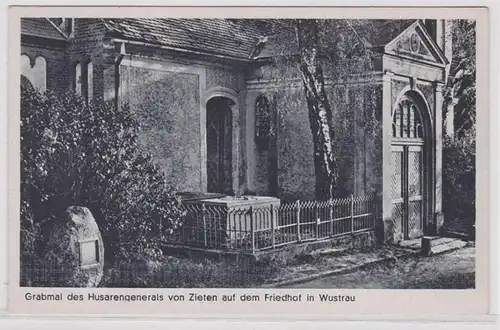 79133 AK Gastät am Schloss Wustrau, tombeau du général Husaren de Zieten