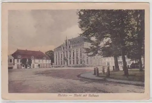 79242 Ak Malchin Markt mit Rathaus 1921