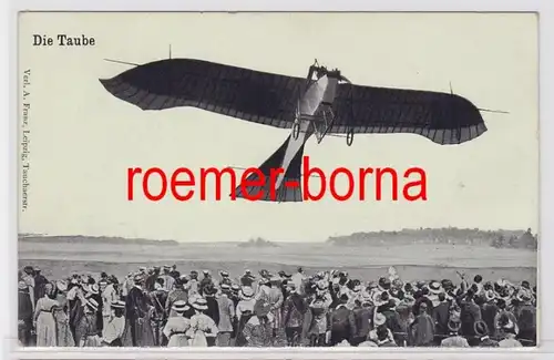 80787 Foto Ak Die Taube: Rumpler-Taube überfliegt Menschenmenge 1912