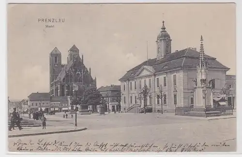 81307 AK Prenzlau - Markt mit Rathaus, Kirche und Denkmälern