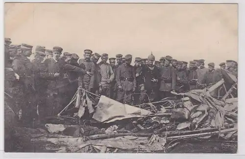 81904 Ak Abgeschossener englischer Flieger bei Lécluse um 1915