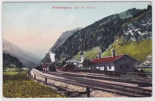 82130 Ak Brennerpass 1372 m (Tirol) Bahnstation mit Dampflokomotive um 1920
