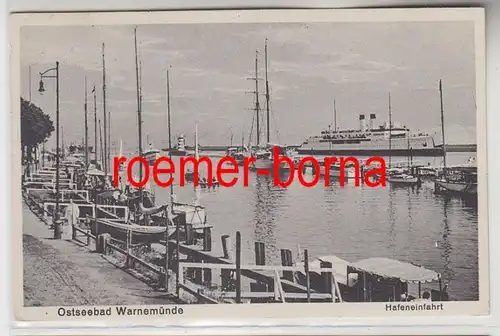 82256 Ak Balade baltique Entrée du port Warnemünde 1938