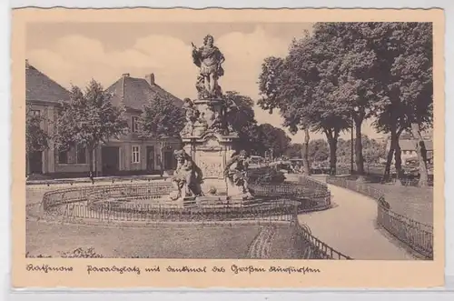 83035 AK Rathenov - Paradeplatz avec monument du Grand Prince de curseur