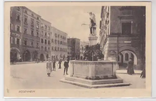 85274 AK Rosenheim - Max Josefplatz avec la fontaine Nepomuk & Commerces 1919