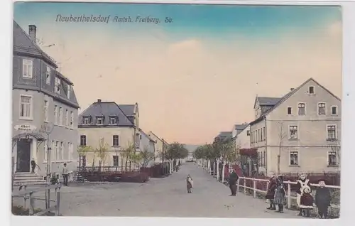 85708 AK Neuberthelsdorf - Amtshauptstadt Freiberg Sachsen, Straßenansicht 1919