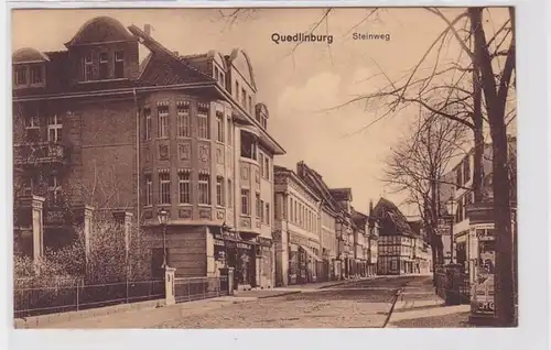 93372 Ak Quedlinburg Steinweg mit Geschäften 1914