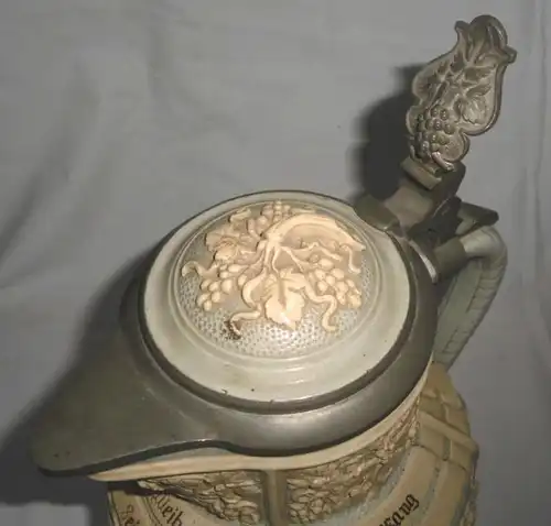 alter Keramik Krug Wein-Weib-Gesang mit Deckel Villeroy & Boch Mettlach um 1920