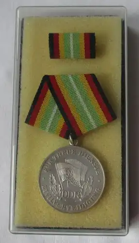 DDR médaille de services fidèles dans la défense civile en argent 275 b (132328)