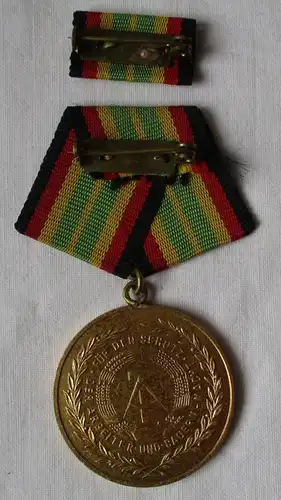 DDR médaille de services fidèles dans la défense civile en or 274 b (134082)
