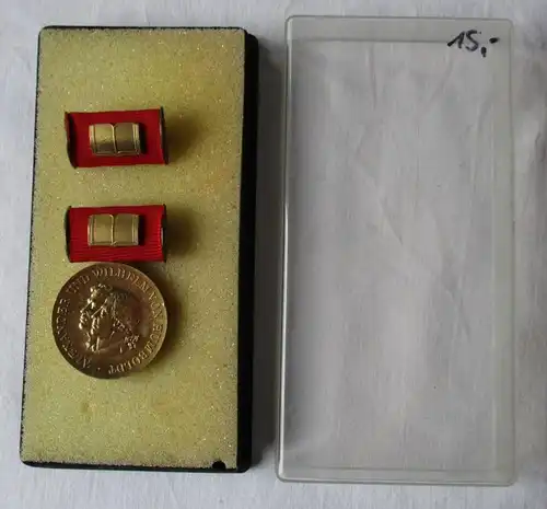 DDR Orden Humboldt-Medaille en Gold Bartel 268 a (136335)