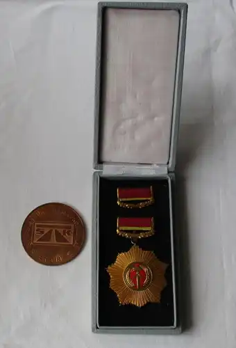 seltener DDR Vaterländischer Verdienstorden in Gold Bartel 3 c im Etui (109973)