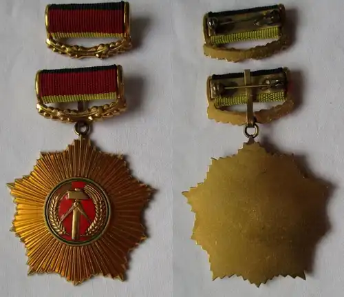 l'Ordre du Mérite Nationale de la RDA rare en or Bartel 3 c dans l ' Etui (109973)