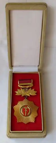 Ordre du Mérite Paterial de RDA en or avec l'Étui (129745)