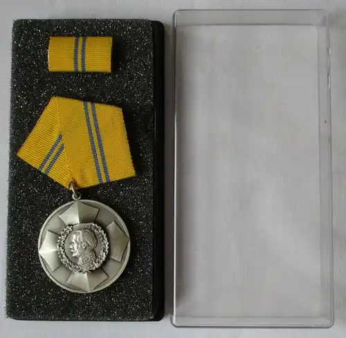 Médaille DDR Blücher pour le courage de l'argent de 900 en 1968 Bartel 225 a (110207)