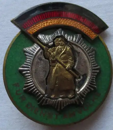 Médaille "Signes d'honneur de la police populaire allemande" avec n° de remise (113538)