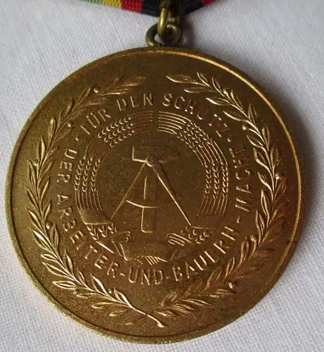 DDR médaille de services fidèles dans la défense civile 20 ans XX 273 b (134139)