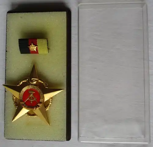 DDR Ordre 'étoile de l'amitié des peuples' en or dans l .etui Bartel 10 d (141118)
