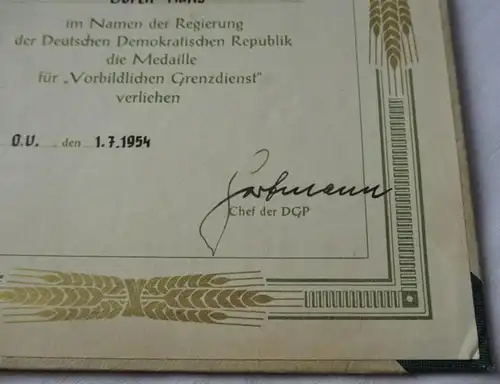 DDR Medaille für vorbildlichen Grenzdienst 1954 Verleihungsnummer 2110 (123785)