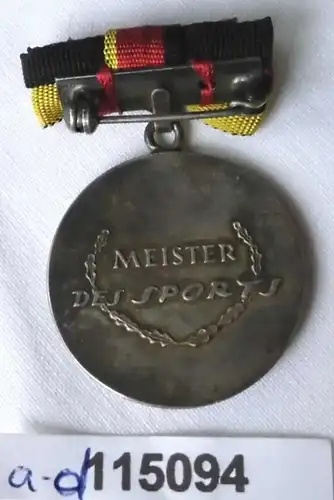 Médaille DDR Maître du Sports d'argent 900 dans l'Etui (115094)