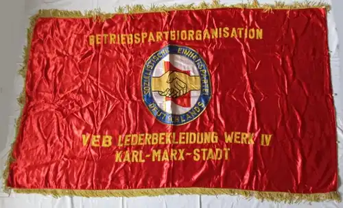 DDR Fahne VEB Lederbekleidung Werk IV Karl-Marx-Stadt Betriebspartei (135356)