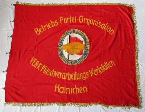 DDR Fahne VEB Plüschverarbeitungswerkstätten Hainichen Betriebs-Partei (135355)