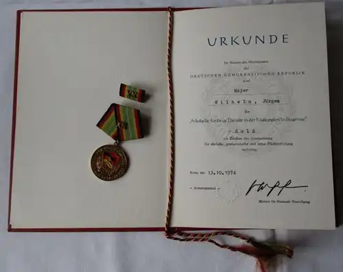 DDR Orden Konvolut Services de fidélité + Médaille du Mérite NVA, Ordre de combat (129655)