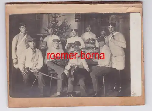 79971 Foto Ak Karabinier mit Helm und Säbel Weihnachten um 1915