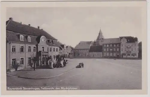 99710 Ak Reuterstadt Stavenhagen Teilansicht des Marktplatzes 1954