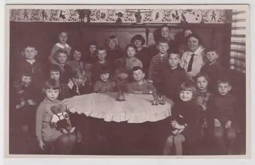 98588 Foto Ak städtischer Kindergarten Taucha 1931
