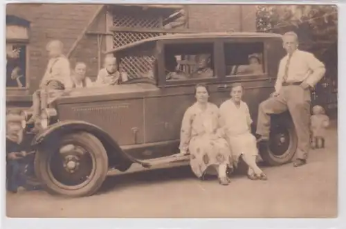 71177 Photo Ak Ford Model A Oldtimer avec la famille du propriétaire vers 1920