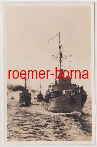 85312 photos Ak bateaux de recherche de mines vers 1940