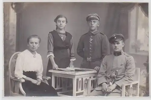 58736 Foto Ak Soldat mit Offiziersdegen Sachsen um 1915
