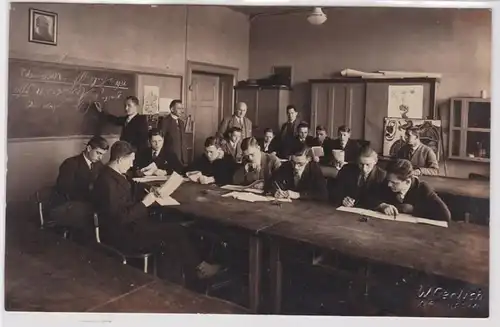 93833 Foto Ak Neuruppin Arbeitsamt Erwerbslosenkursus um 1930