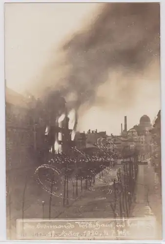 86714 Foto Ak das brennende Volkshaus in Leipzig 19.März 1920